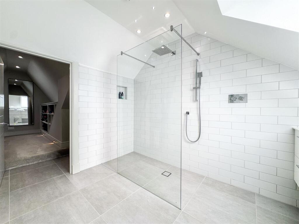 Master Shower Room/Dresser