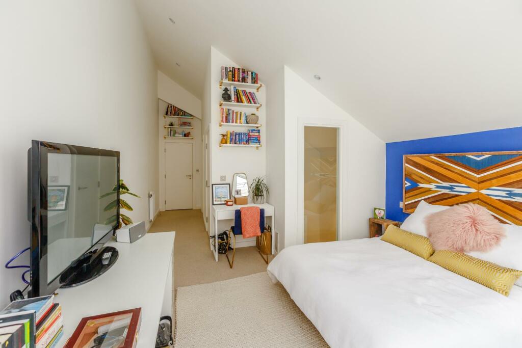 8381916-interior21-800.jpg