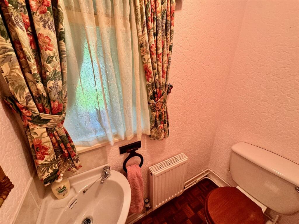 GUEST WC