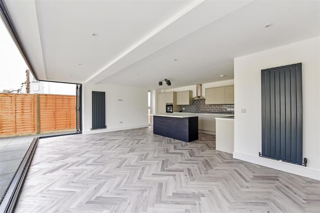 Kitchen / Living Room