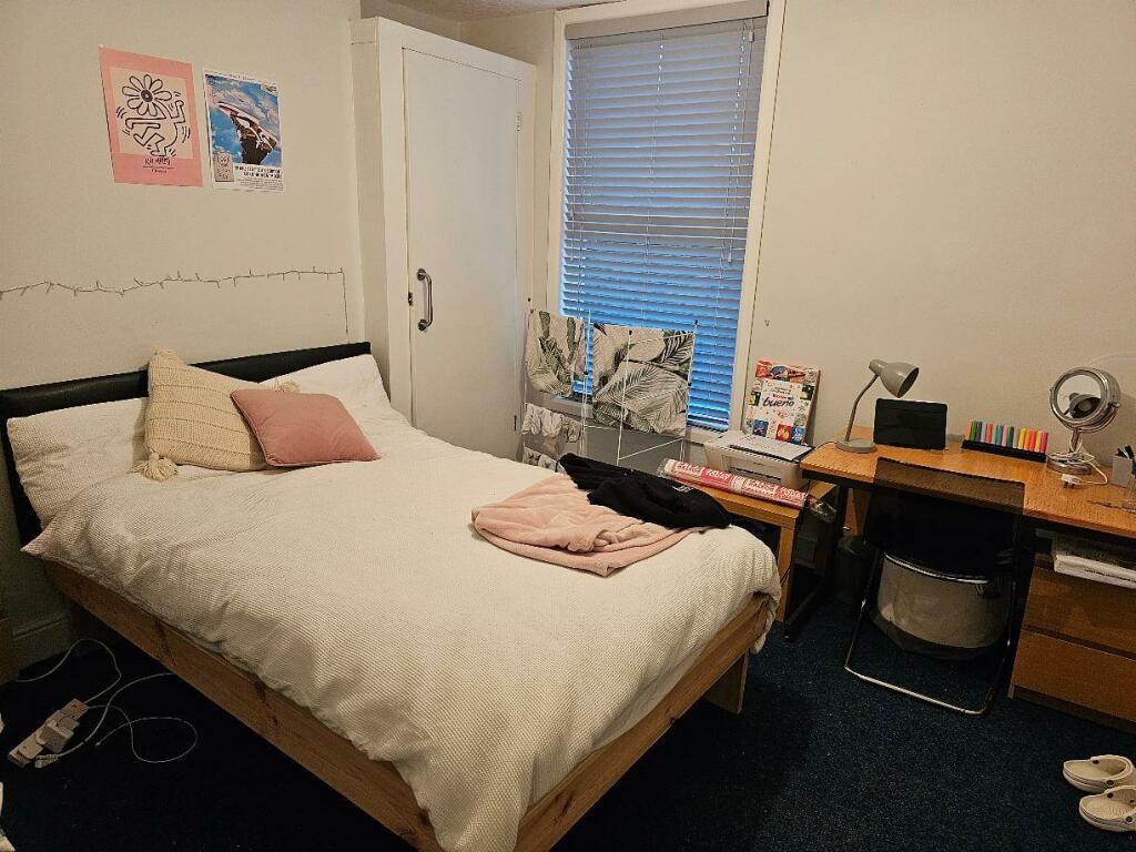 bed.jpg