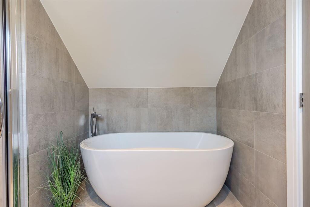 WhatsApp Image 2024-09-02 at 11.08.29_0bf57059.jpg