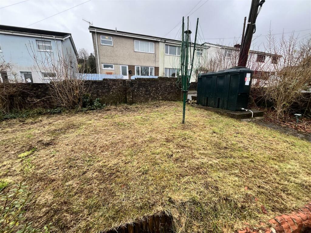 rear garden.JPG