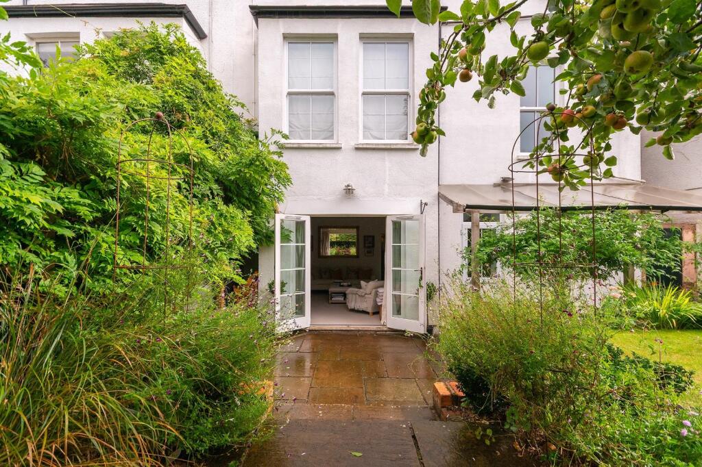 G3F5WRCM - External D.jpg