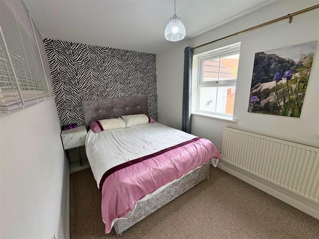 Bedroom 2a (edit).jpg