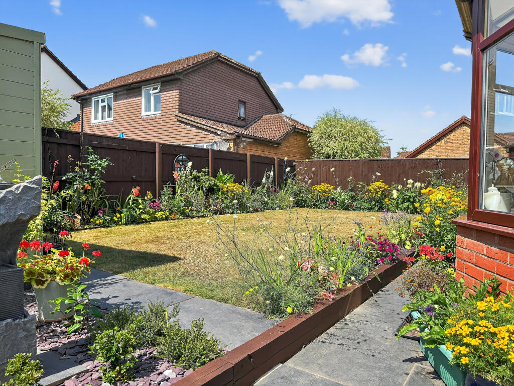 099_Photo 12-08-2025, 13 33 39