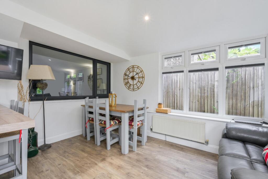 FLEETWOOD CLOSE (9).jpg