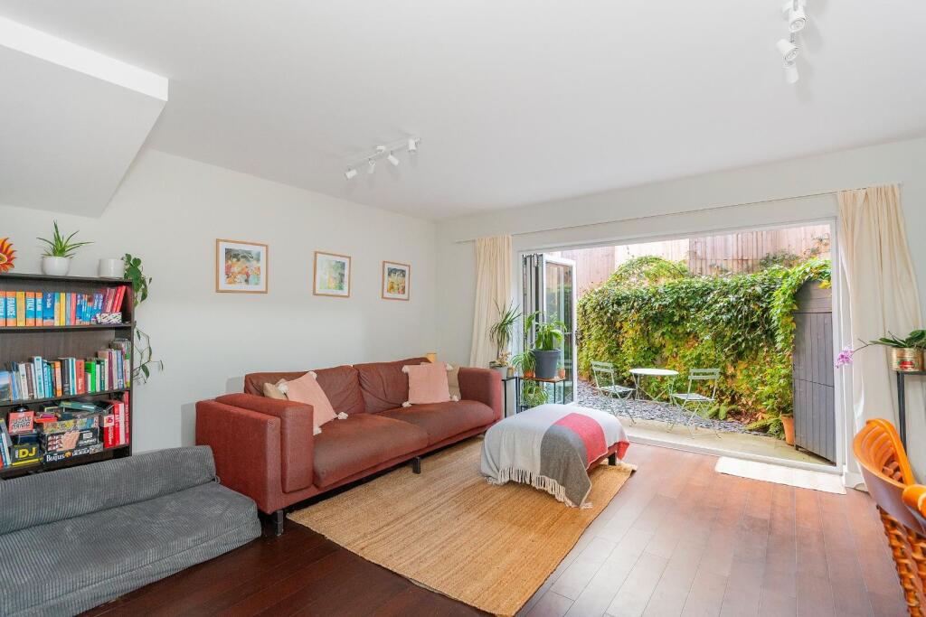 1B4RTN - Reception E.jpg