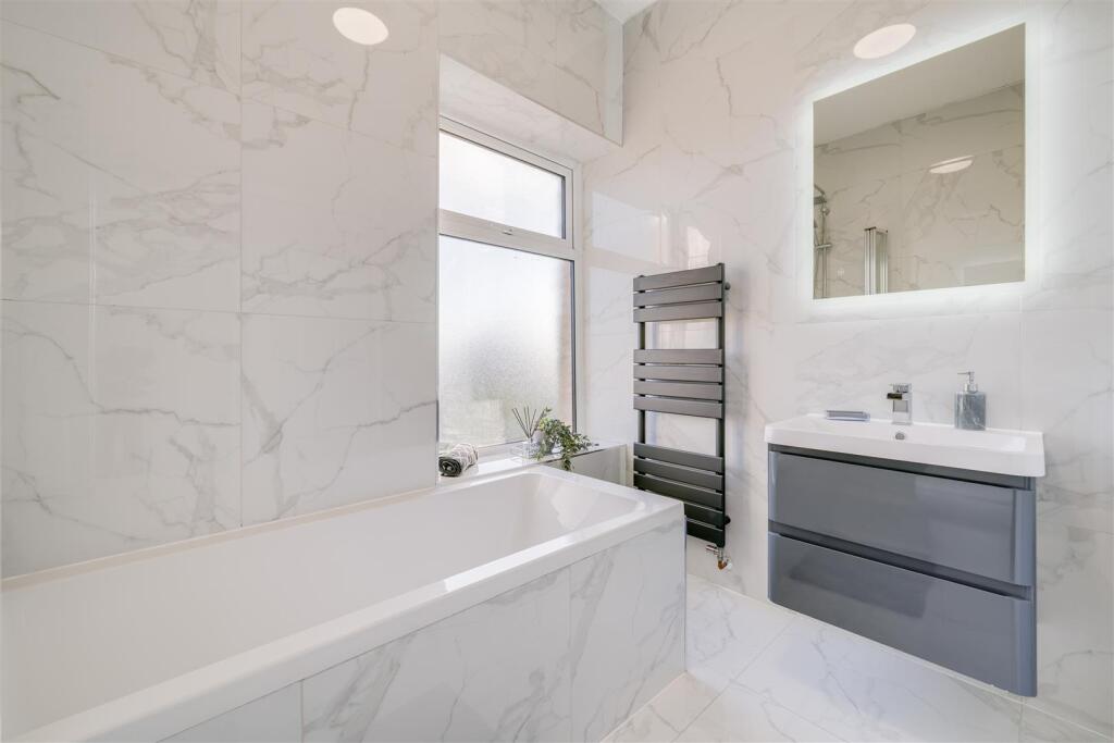 4 Cliffe End Road-11.jpg