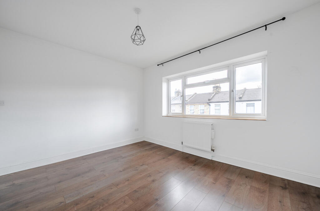 1349687-7-68c018f...