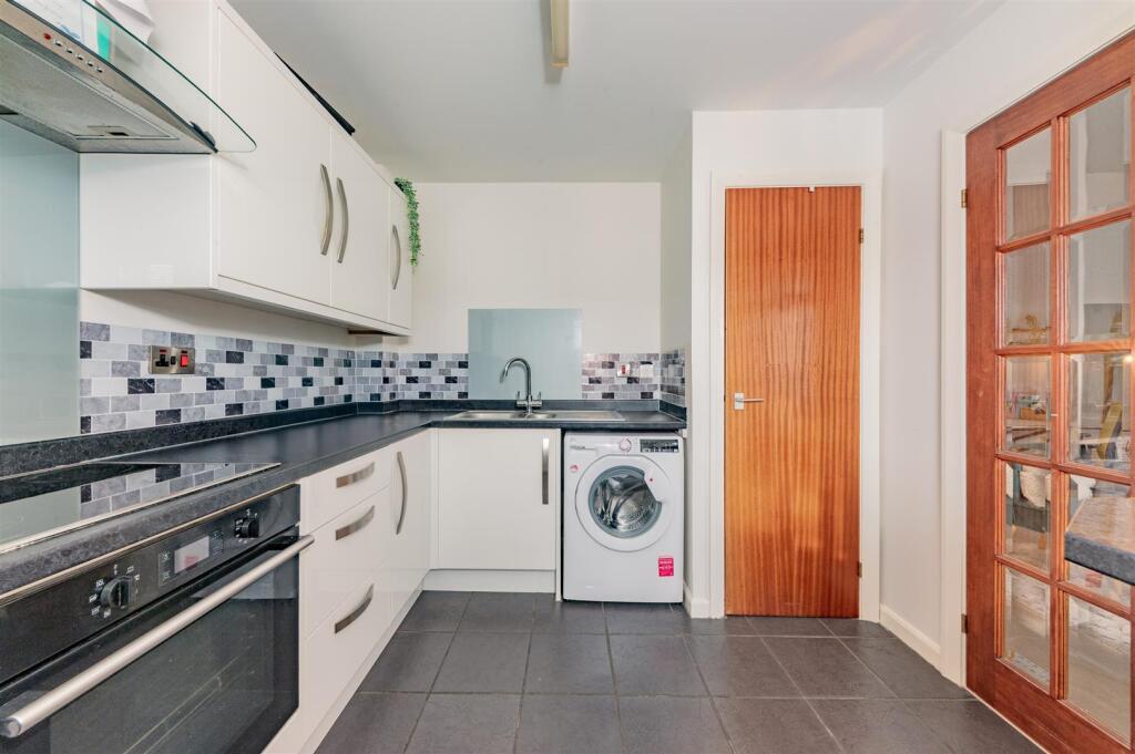 39 Service Road Forfar-6.JPG