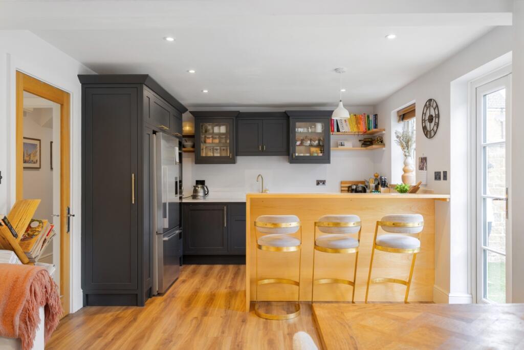 96106_6-Long-Wall...