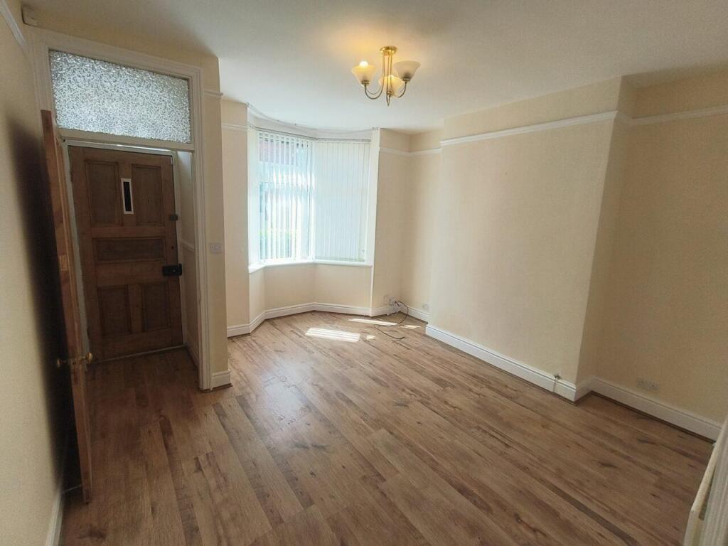 livingroom 2.jpg