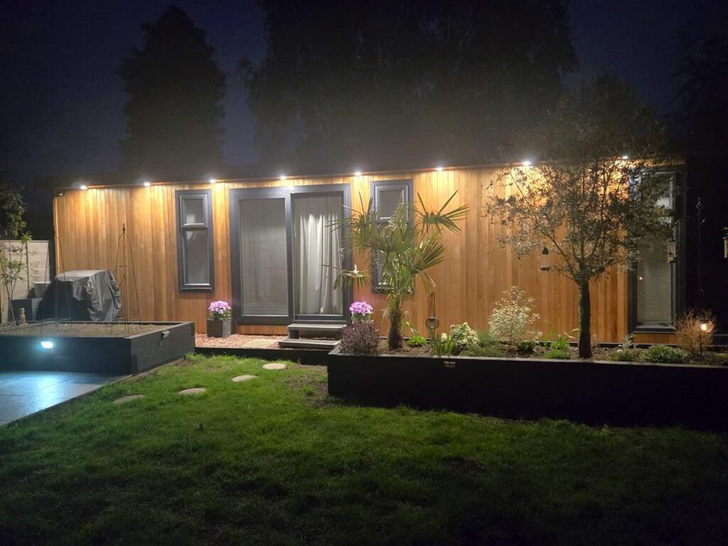 Annexe-Evening Setting