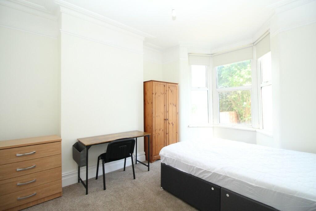 Ashgrove Avenue, Bristol, BS7 