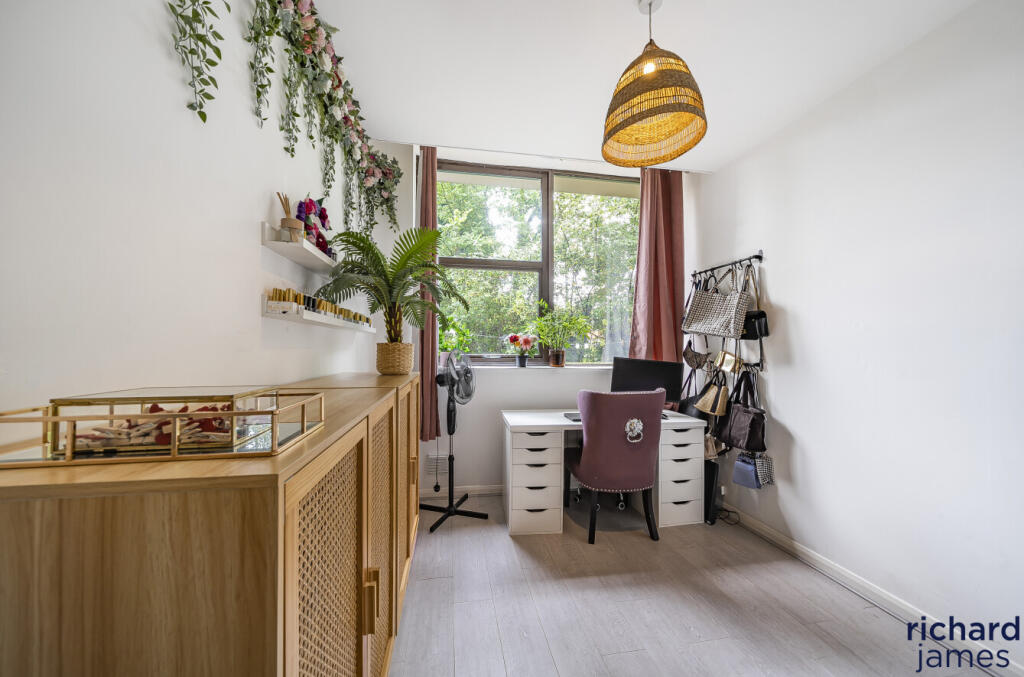 bfba80dc-b024-444...