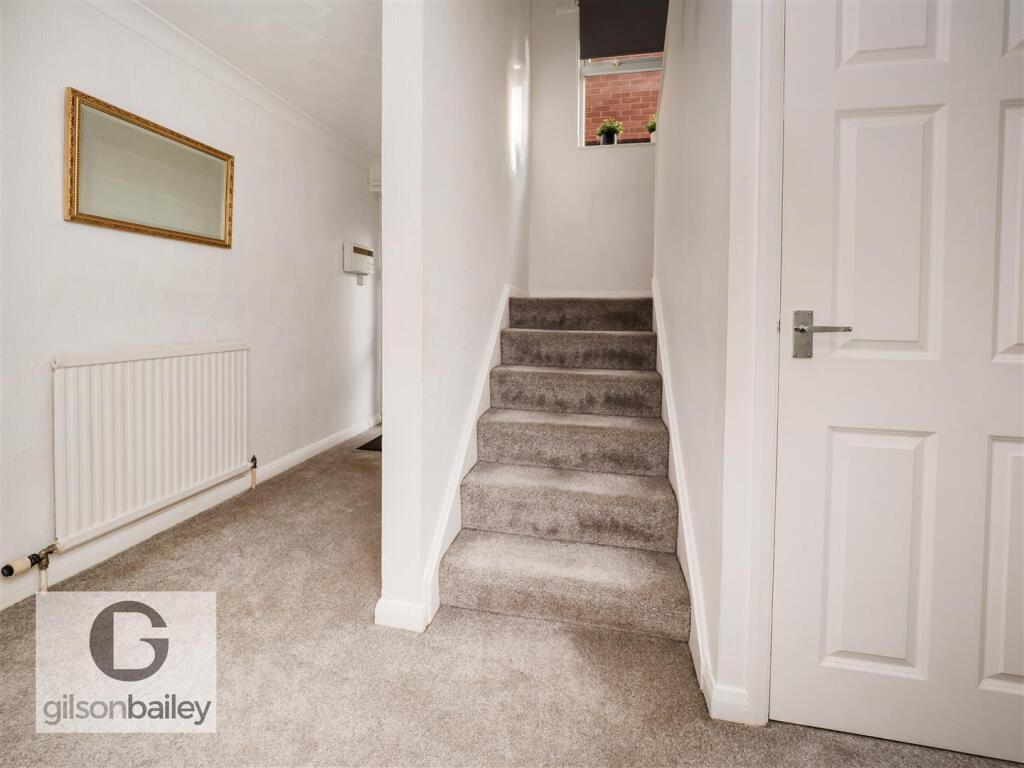 24AylesburyClose-31.jpg