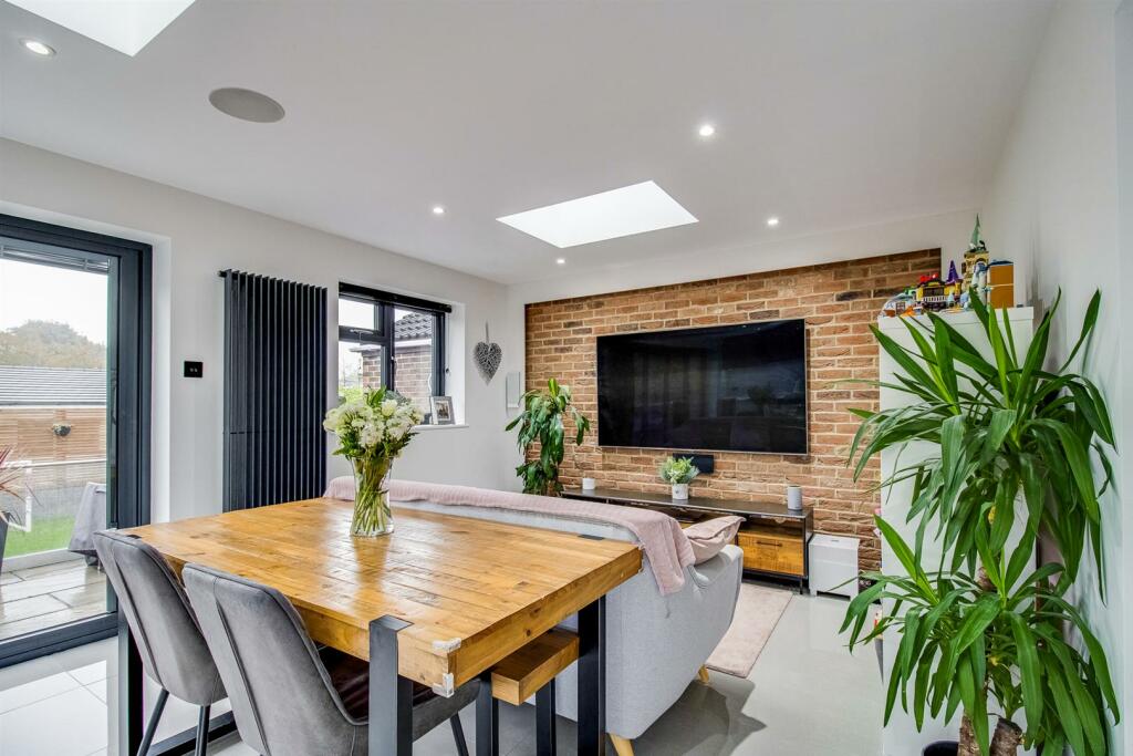 OPEN PLAN LIVING KITCHEN DINER