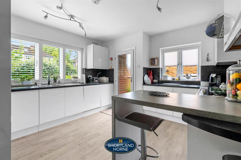 25 Brookside Avenue, Stretton WM (1 of 54).jpg