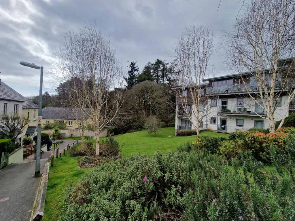 Maintained, Communal Gardens and Grounds