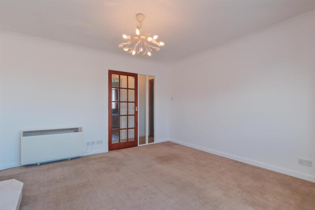 006-4 Kirkvale Court Wishaw, ML2 7BP.jpg