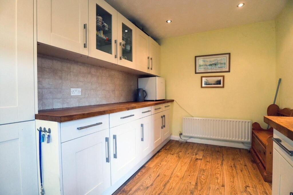 Kitchen (3).jpg