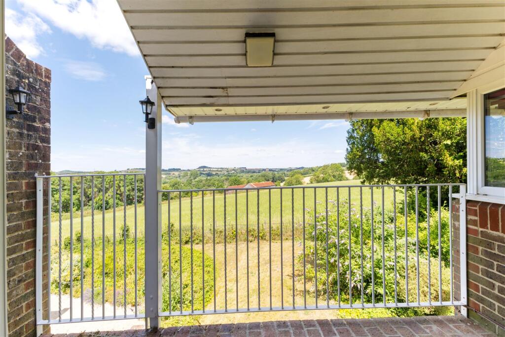 95037_19 Little Dean Court Winton Hill (18).jpg