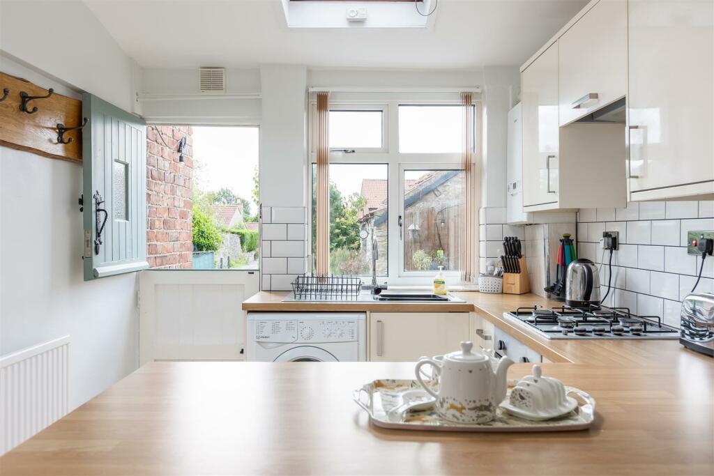 Kays Cottage Kitchen Dining Room-2.jpg