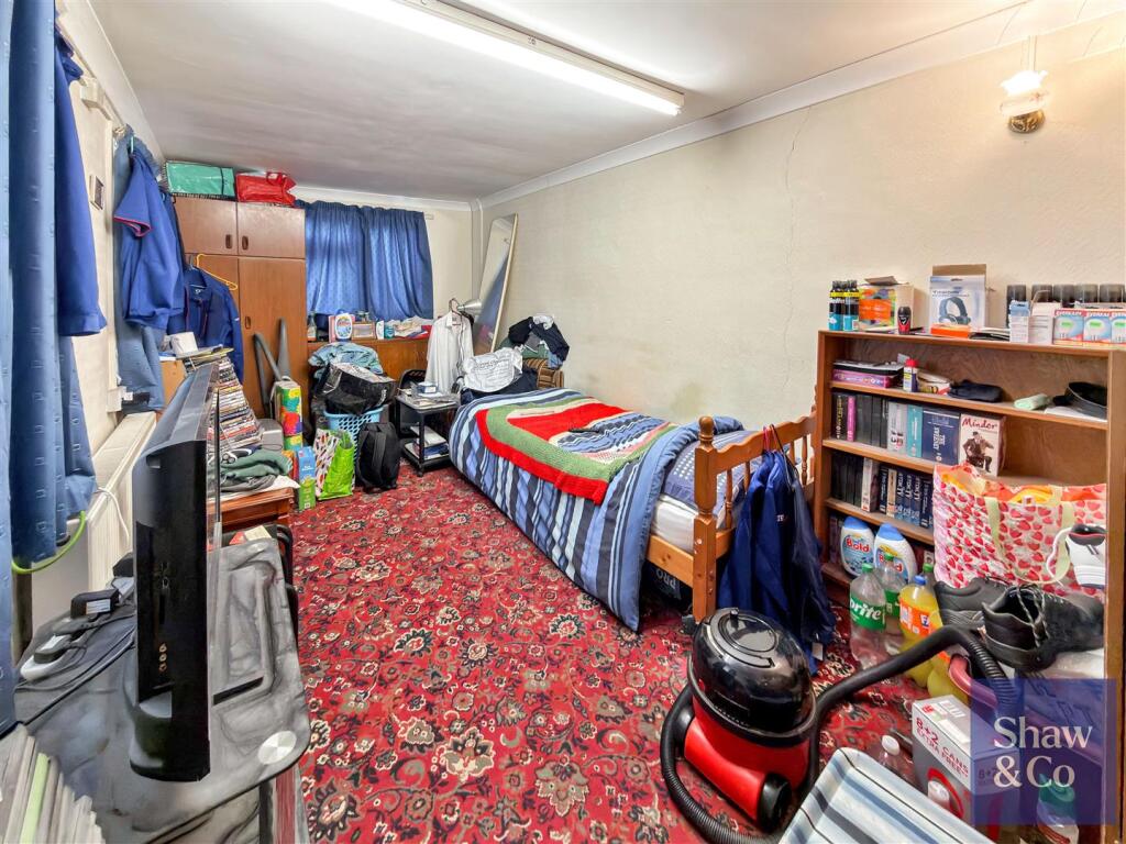 Bedroom 5.jpeg