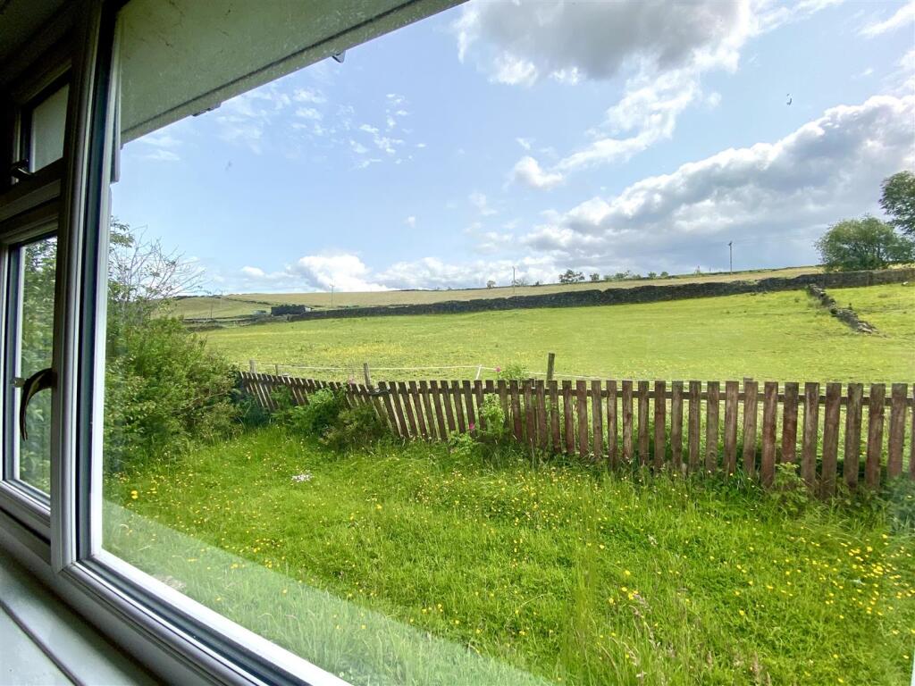 Bramleys Estate Agents - Heath Close - Linthwaite 