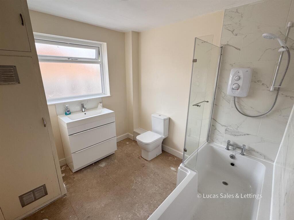 92 Glendon Rd Rothwell-10.jpg