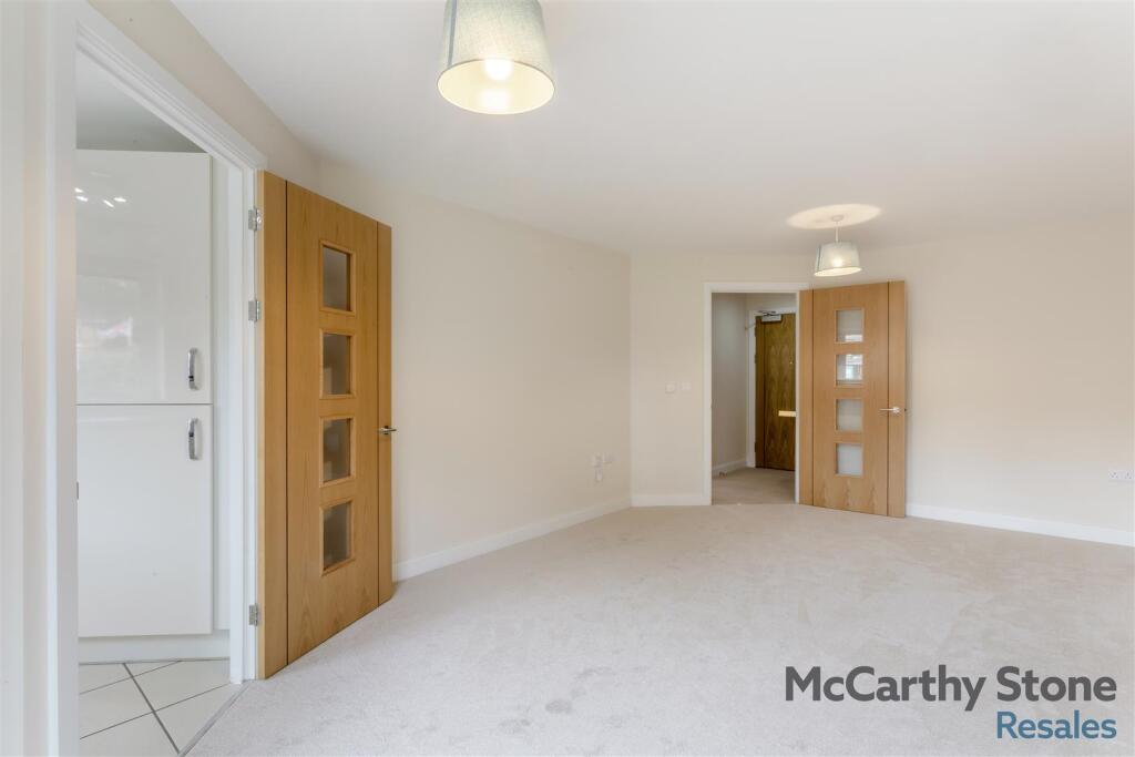 8666637-interior11.jpg