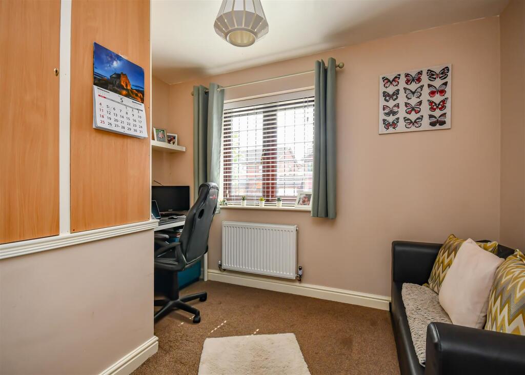 19 Penleigh Gardens-Bedroom 4.jpg