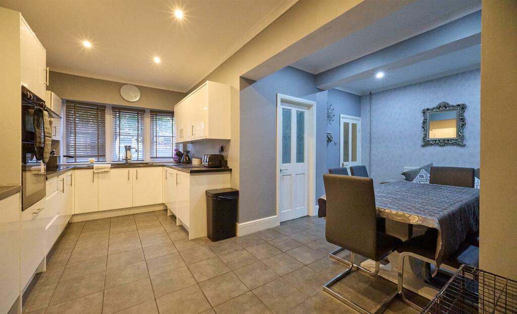 Refitted L shape Open Plan Living/Dining/Kitchen
