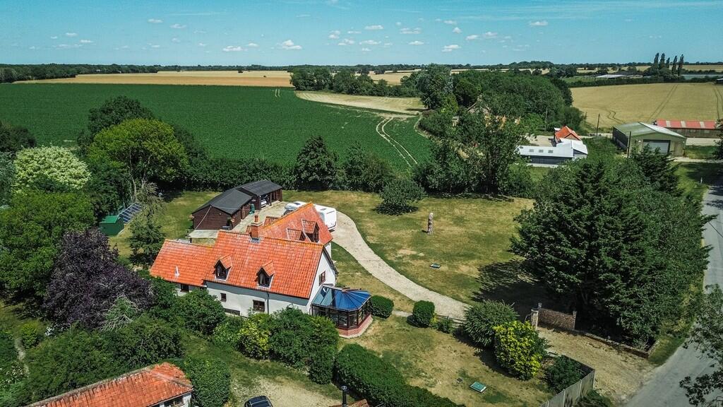 Lowater_Farm dron...