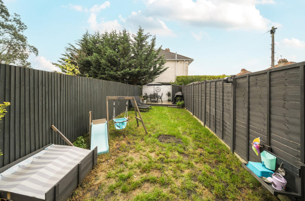 1383984-4-692430f...