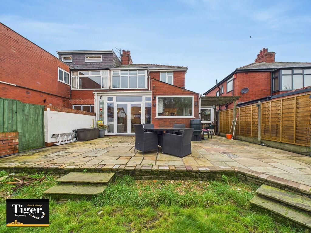 CAM02176G0-PR0777...