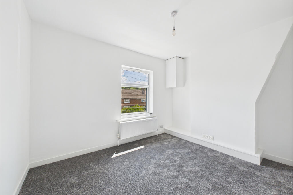 CAM05454G0-PR0036-STILL010