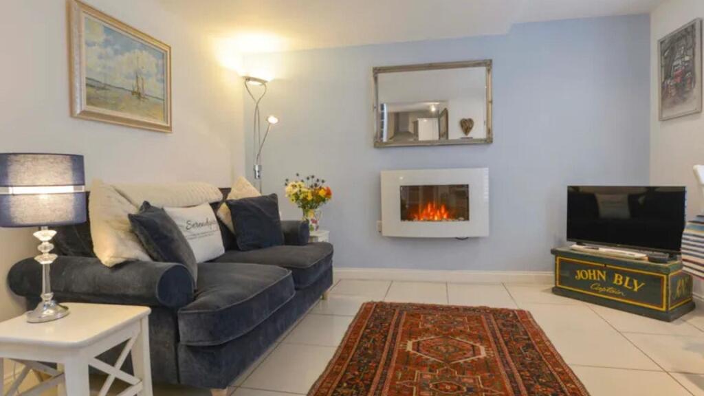 Sitting Room ...jpg