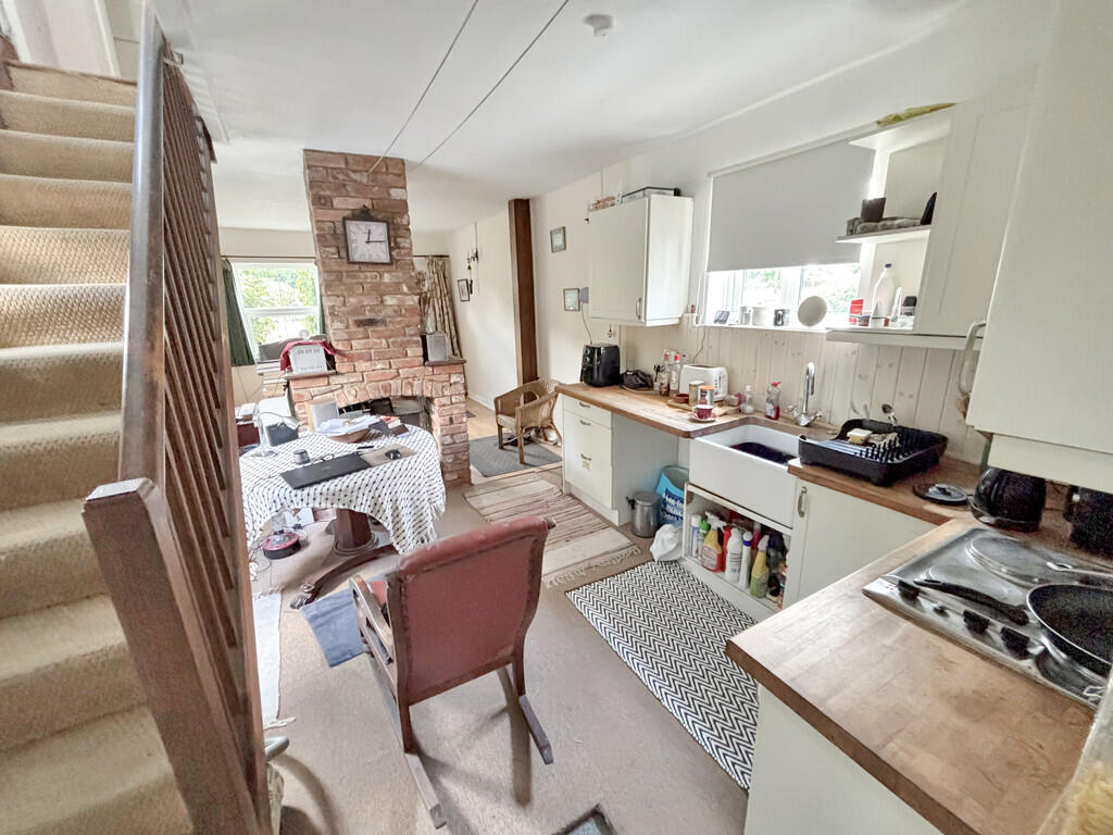 kitchen/dining ar...