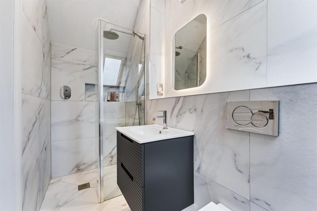 Scond Floor Shower Room
