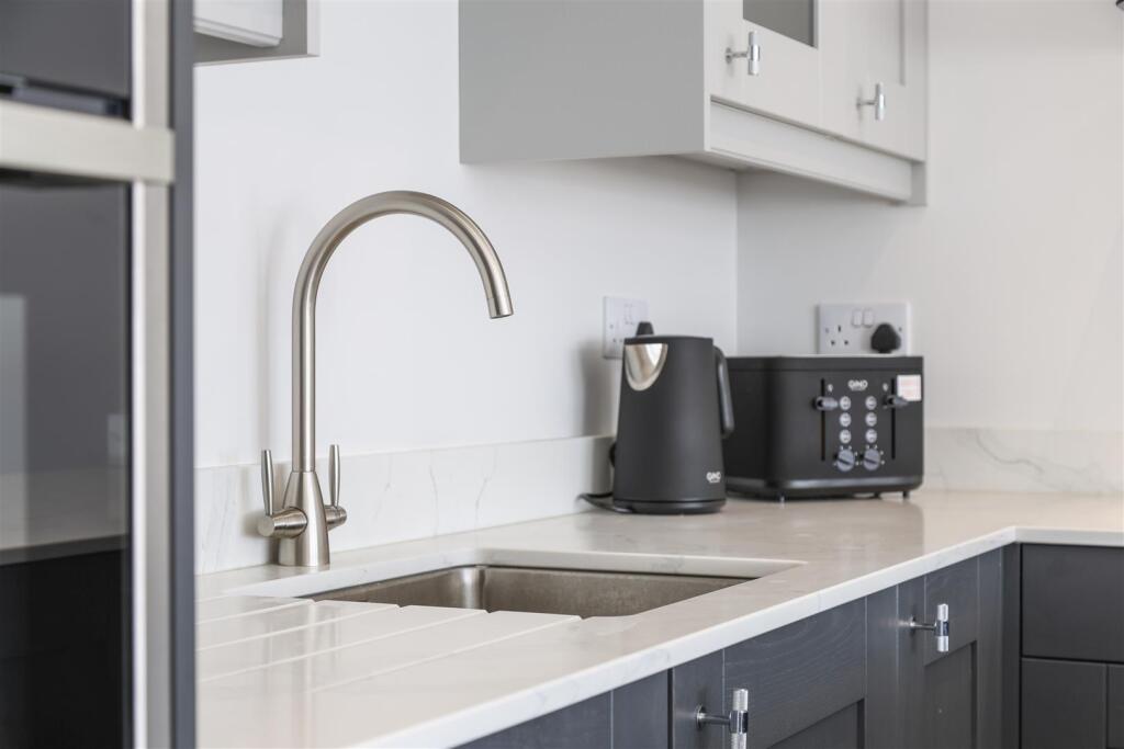 BREAKFAST KITCHEN AREA