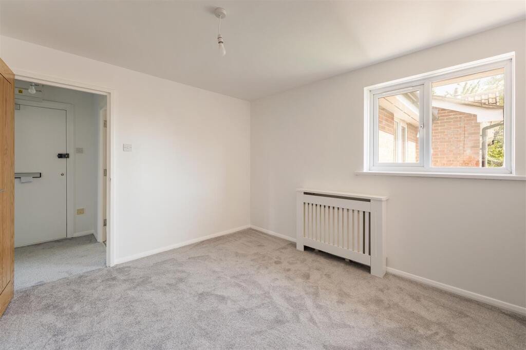 Green Pond Close, E17