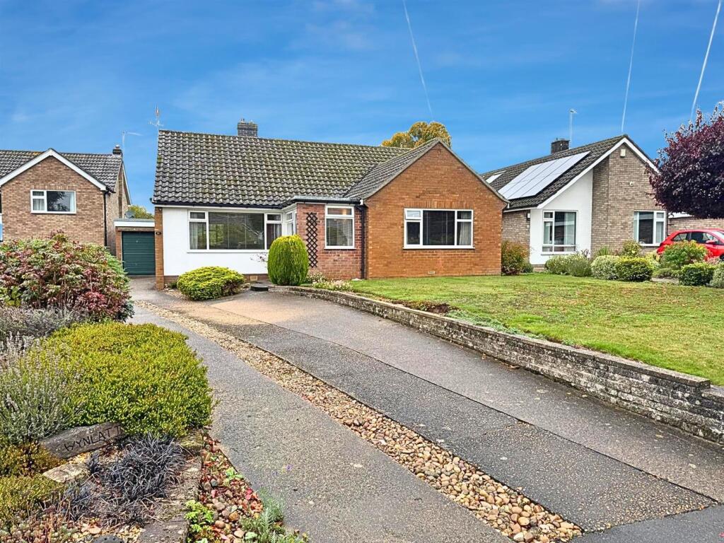 Front Garden and Driveway