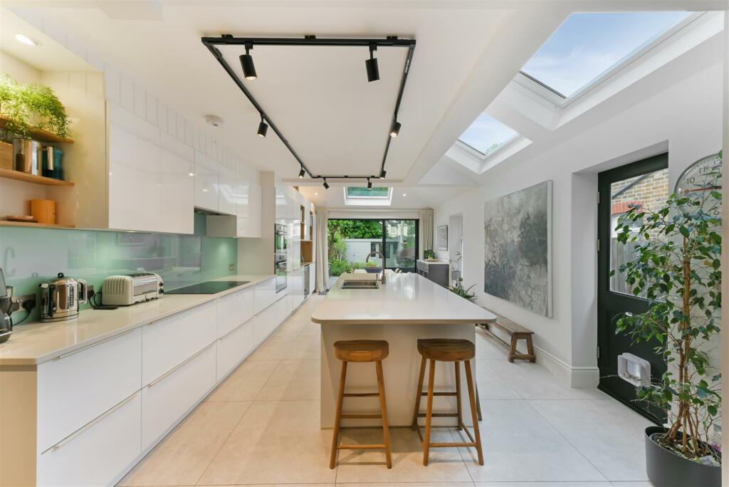LAMBTON ROAD, 27-23.jpg