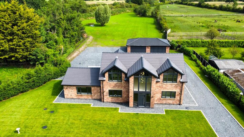 dji_fly_20250616_101458_398_1750065455976_photo_op