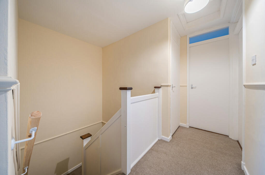 1372601-10-68fb42...