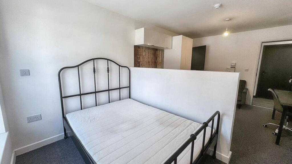 E7lYHXSiqkCVEZPy11pKAQ