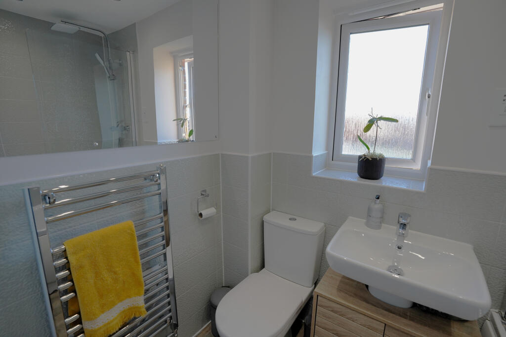 Family Bathroom P2.jpeg