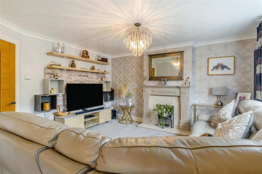8649440-interior22.jpg